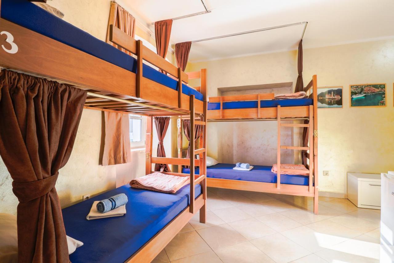 Montenegro Hostel 4U Kotor Eksteriør bilde