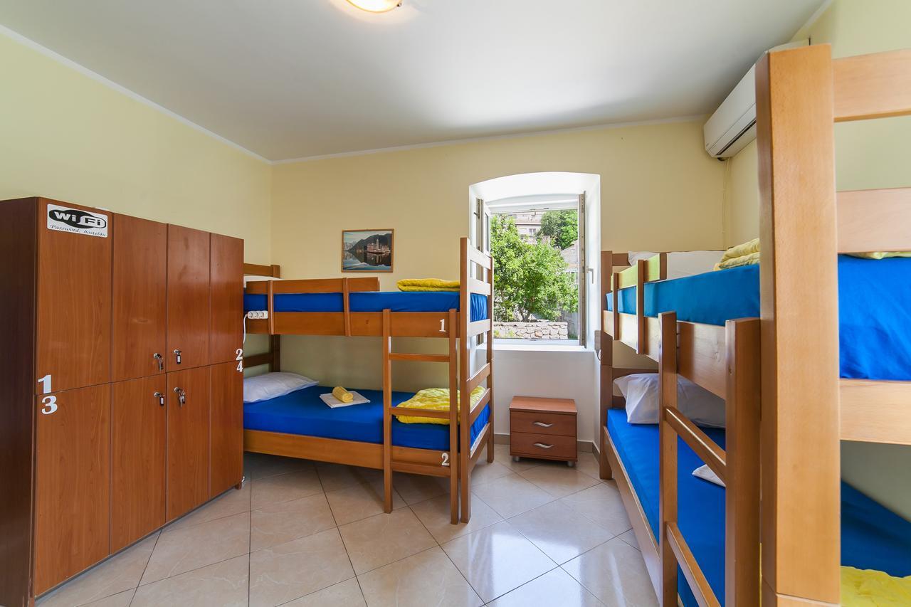 Montenegro Hostel 4U Kotor Eksteriør bilde